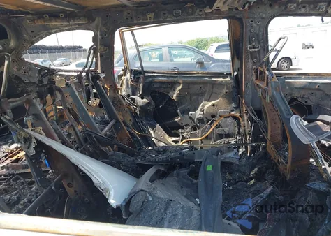 2023 Toyota Highlander Xle z USA, uszkodzony, nr VIN 5TDKDRAH2PS521203